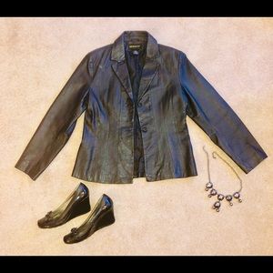 Sale! 🎉 Blk leather MetroStyle jacket/blazer sz 8